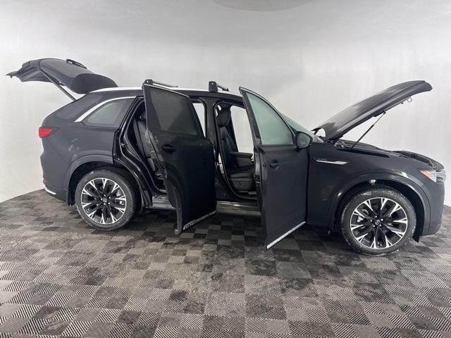 Photo of 2025 Jet Black Mica Mazda CX-90