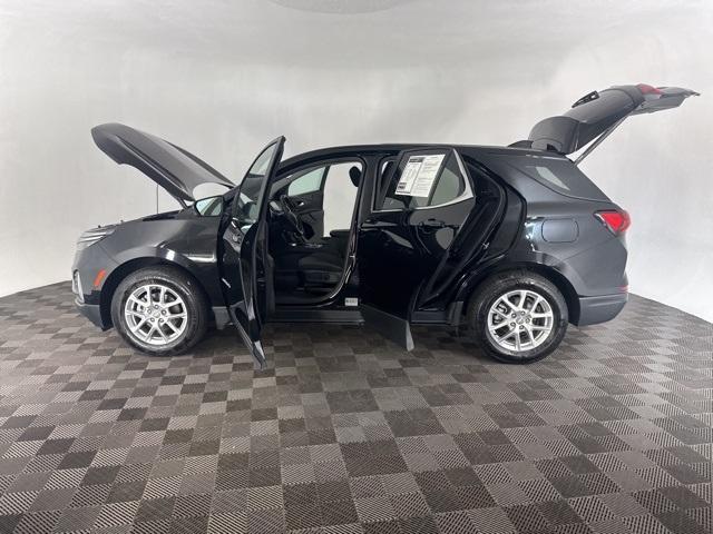 Photo of 2024 Mosaic Black Metallic Chevrolet Equinox