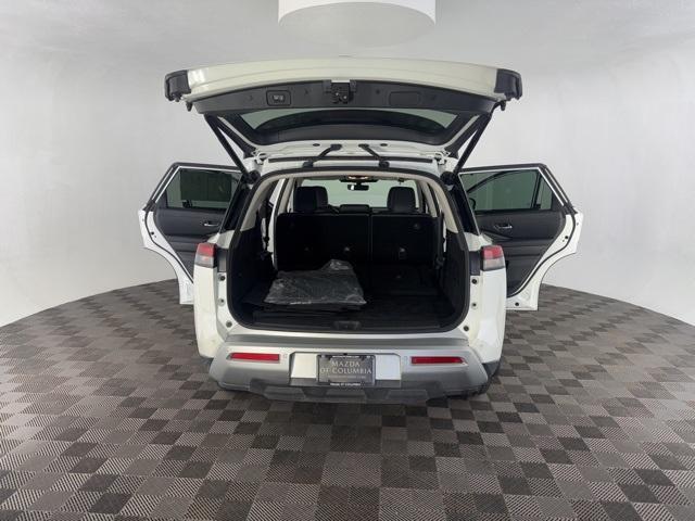 Photo of 2024 Pearl White Tri-Coat Nissan Pathfinder