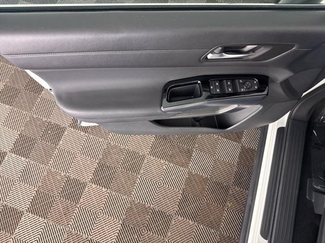Photo of 2024 Pearl White Tri-Coat Nissan Pathfinder