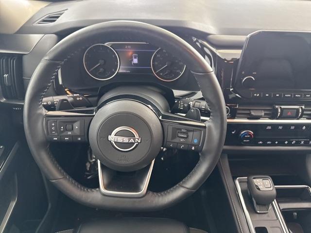 Photo of 2024 Pearl White Tri-Coat Nissan Pathfinder