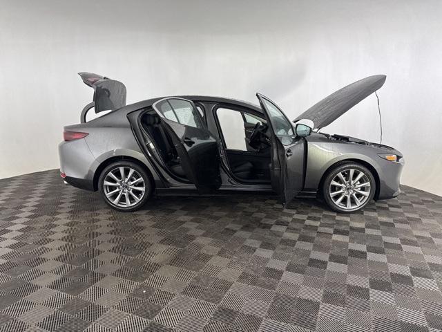 Photo of 2025 Machine Gray Metallic Mazda Mazda3