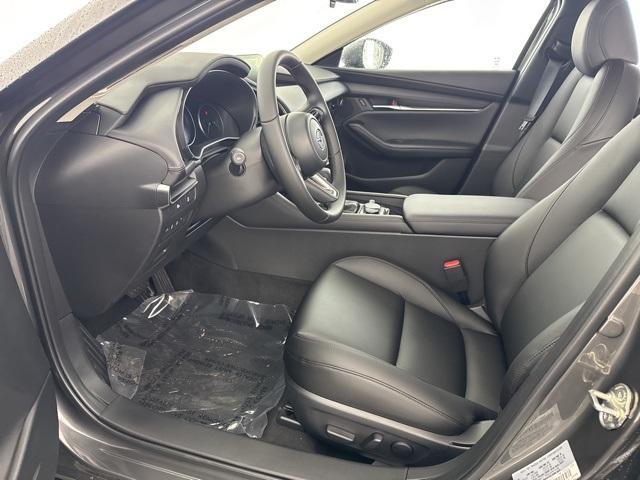 Photo of 2025 Machine Gray Metallic Mazda Mazda3