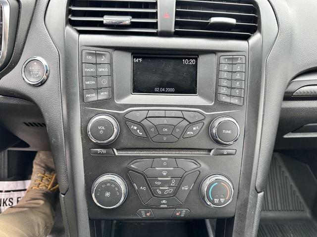 Photo of 2018 Oxford White Ford Fusion