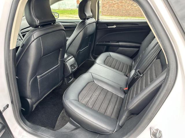 Photo of 2018 Oxford White Ford Fusion