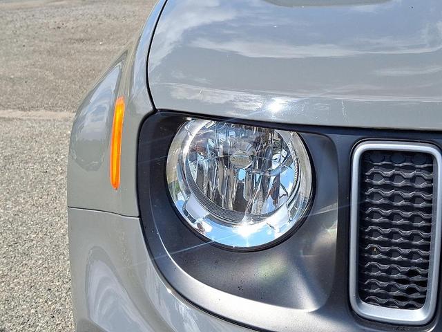 Photo of 2022 Sting Gray Clearcoat Jeep Renegade