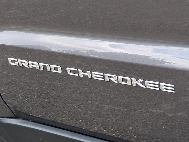 Photo of 2016 Maximum Steel Clearcoat Metallic Jeep Grand Cherokee