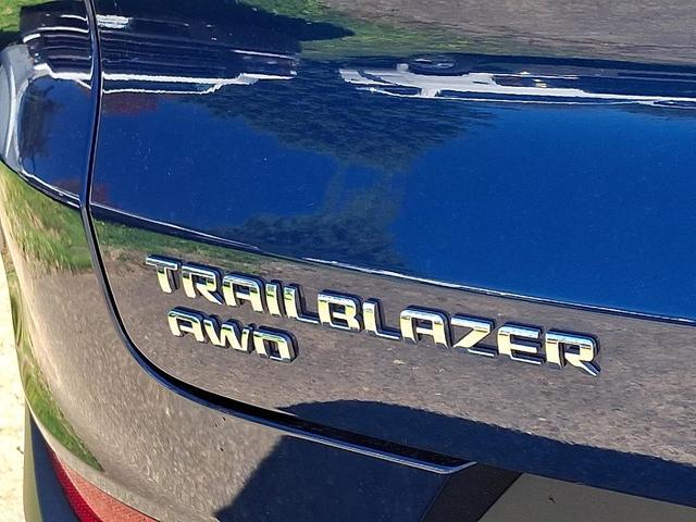 Photo of 2022 Blue Glow Metallic Chevrolet Trailblazer