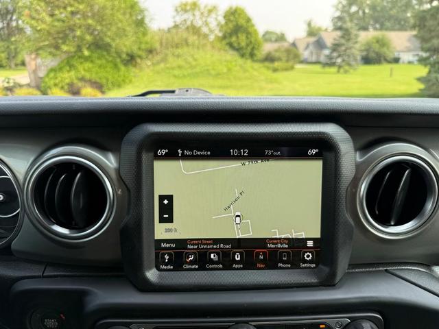 Photo of 2023 Hydro Blue Pearlcoat Jeep Gladiator
