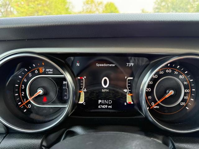 Photo of 2023 Hydro Blue Pearlcoat Jeep Gladiator