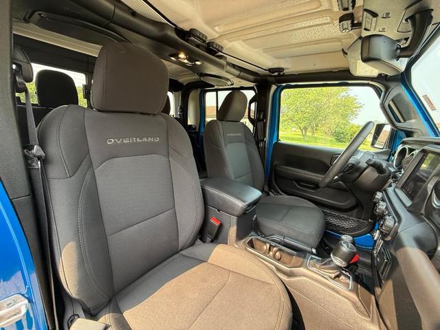 Photo of 2023 Hydro Blue Pearlcoat Jeep Gladiator