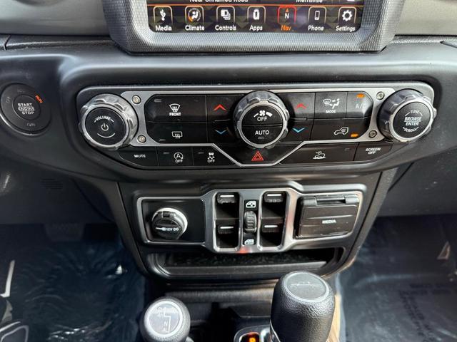 Photo of 2023 Hydro Blue Pearlcoat Jeep Gladiator