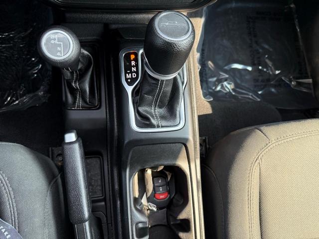 Photo of 2023 Hydro Blue Pearlcoat Jeep Gladiator