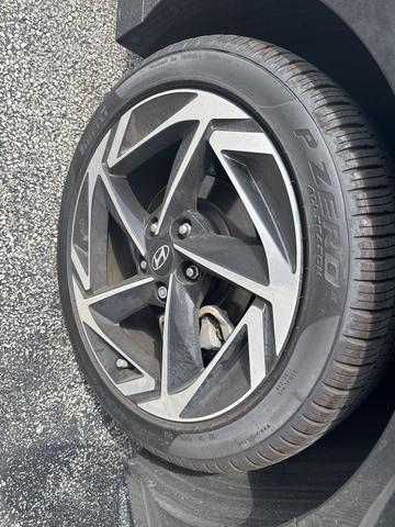 Photo of 2024 Onyx Black Hyundai SONATA