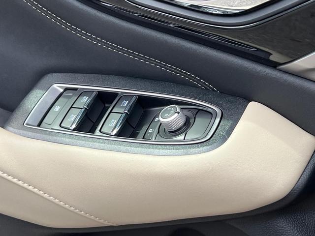 Photo of 2025 Black / Silver Subaru Outback