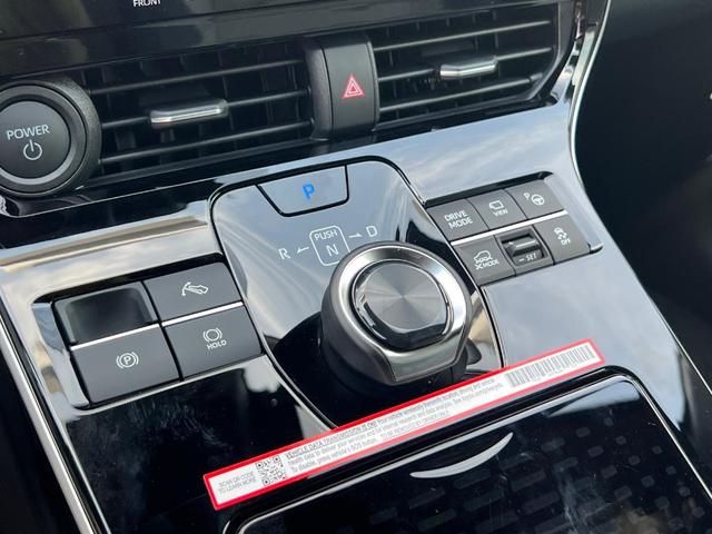 Photo of 2025 White Pearl Subaru Solterra