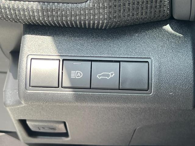 Photo of 2025 White Pearl Subaru Solterra