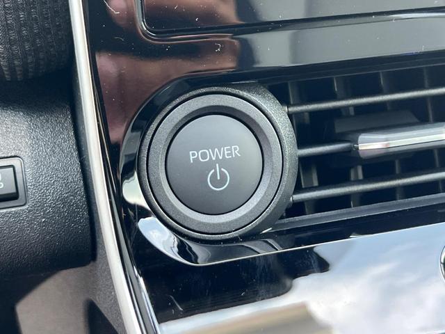 Photo of 2025 White Pearl Subaru Solterra