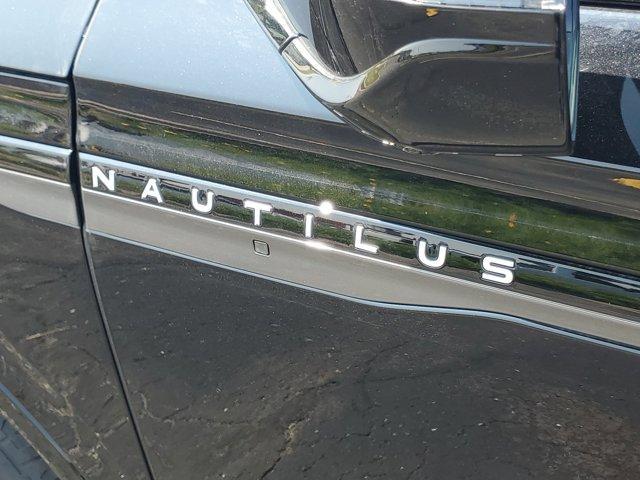 Photo of 2025 Infinite Black Metallic Lincoln Nautilus