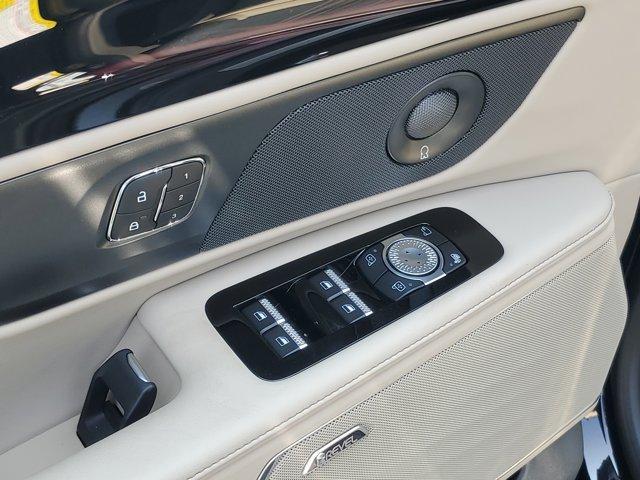 Photo of 2025 Infinite Black Metallic Lincoln Nautilus