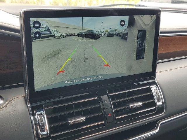 Photo of 2024 Infinite Black Metallic Lincoln Navigator