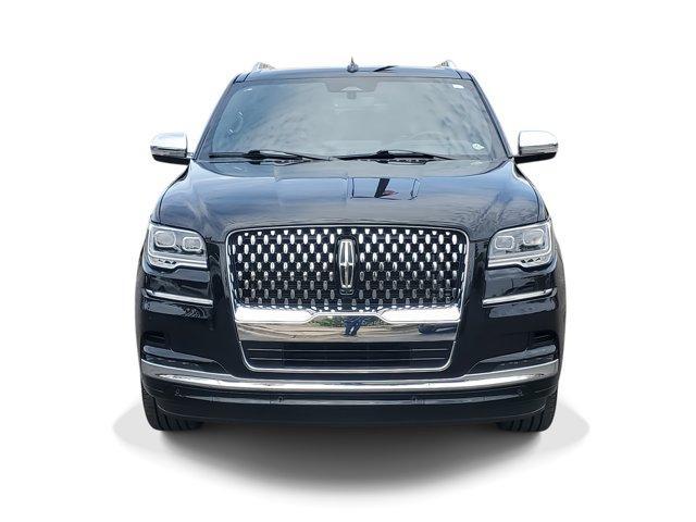 Photo of 2024 Infinite Black Metallic Lincoln Navigator