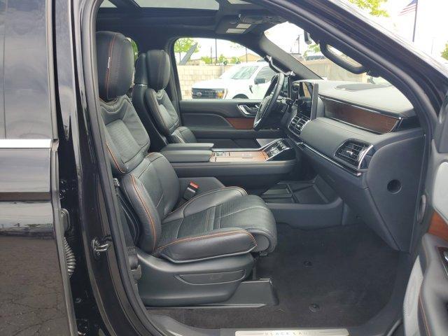 Photo of 2024 Infinite Black Metallic Lincoln Navigator