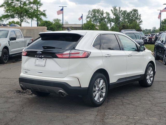 Photo of 2022 Star White Ford Edge