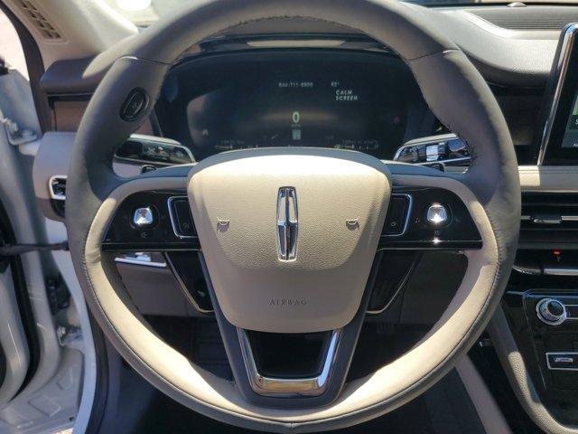Photo of 2022 Pristine White Lincoln Corsair