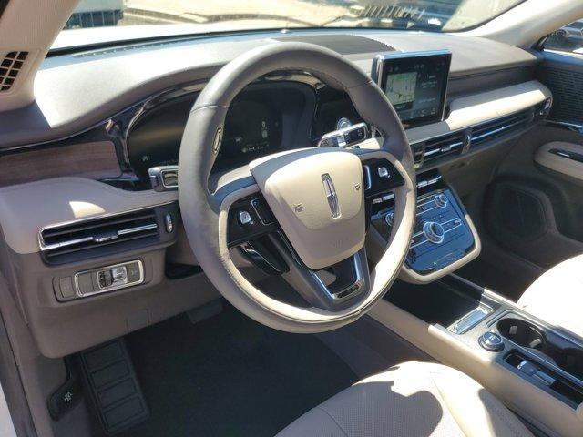 Photo of 2022 Pristine White Lincoln Corsair