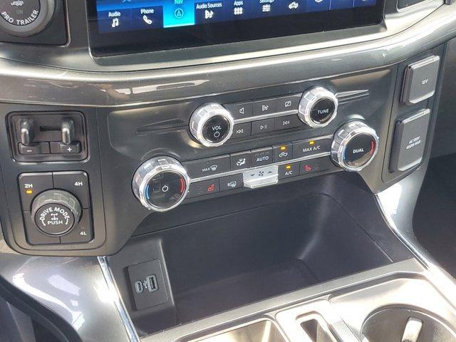Photo of 2022 Oxford White Ford F-150