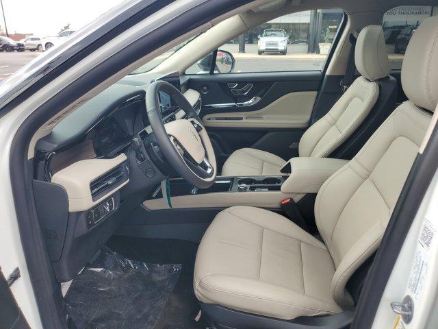 Photo of 2025 Pristine White Lincoln Corsair