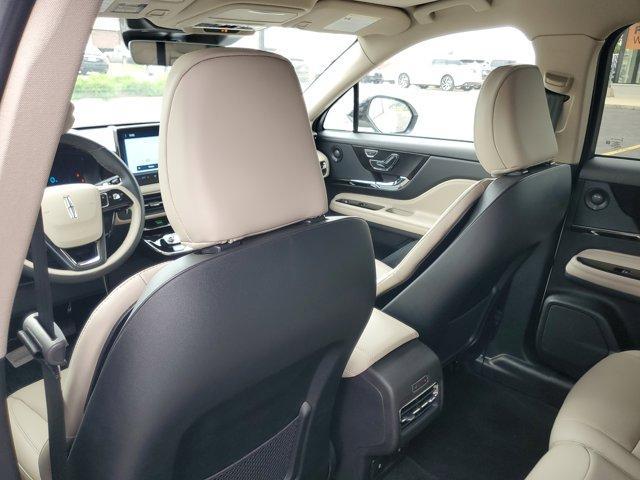Photo of 2025 Pristine White Lincoln Corsair