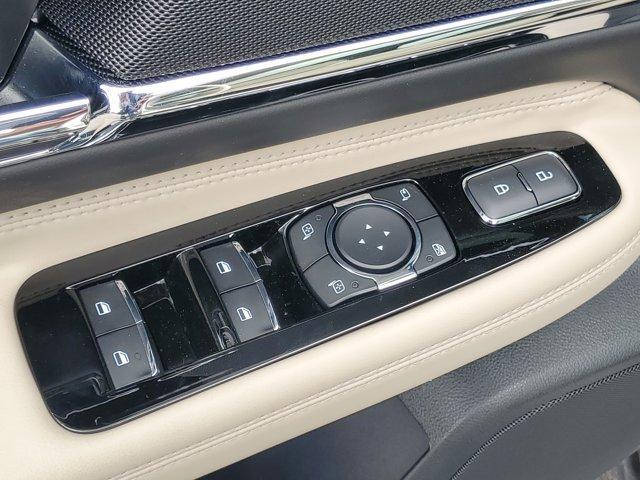 Photo of 2025 Pristine White Lincoln Corsair