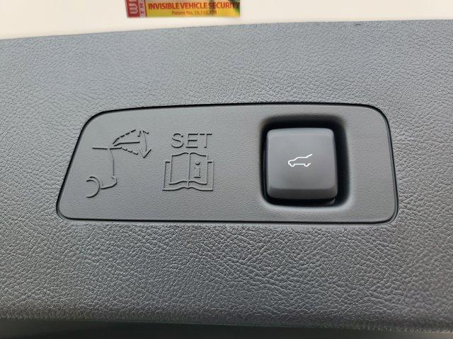 Photo of 2025 Pristine White Lincoln Corsair