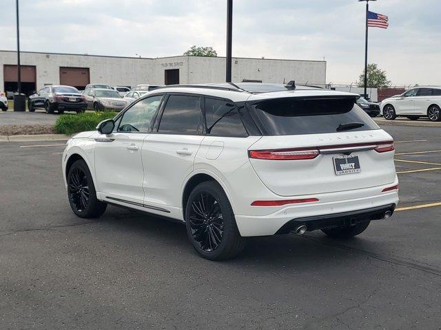 Photo of 2025 Pristine White Lincoln Corsair