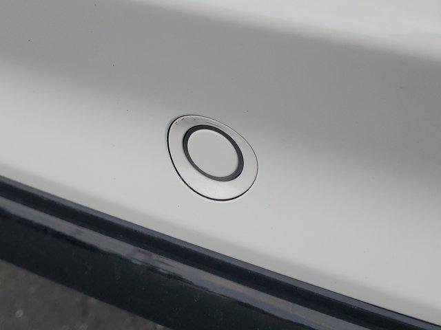Photo of 2025 Pristine White Lincoln Corsair