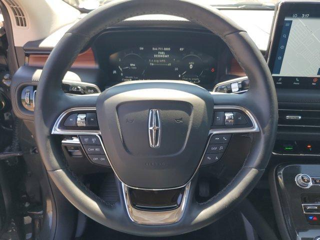 Photo of 2023 Green Clearcoat Metallic Lincoln Nautilus