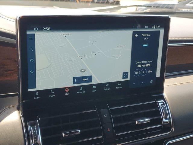 Photo of 2022 Silver Radiance Metallic Lincoln Navigator