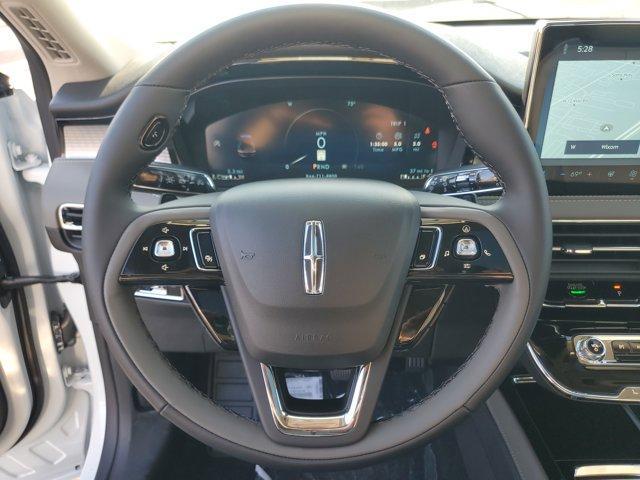 Photo of 2025 Pristine White Lincoln Corsair