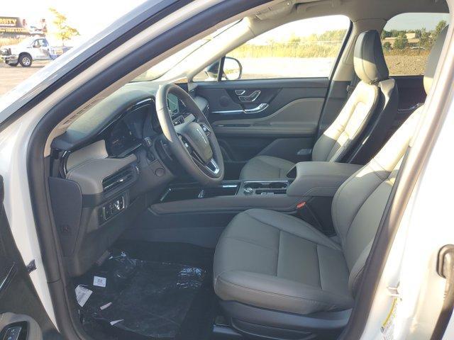 Photo of 2025 Pristine White Lincoln Corsair