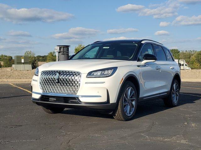 Photo of 2025 Pristine White Lincoln Corsair