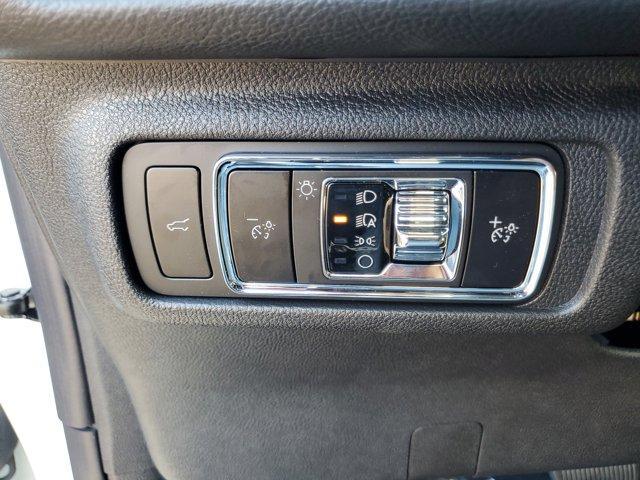 Photo of 2025 Pristine White Lincoln Corsair