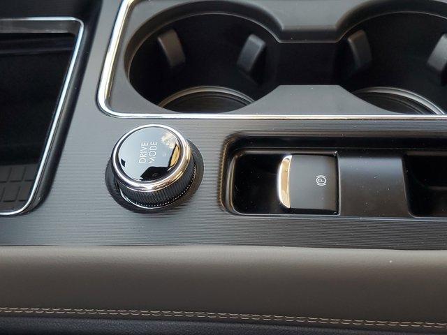 Photo of 2025 Pristine White Lincoln Corsair