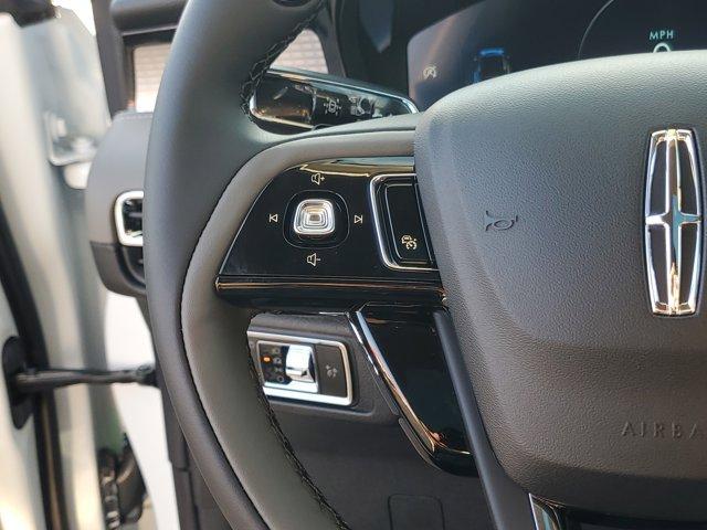 Photo of 2025 Pristine White Lincoln Corsair