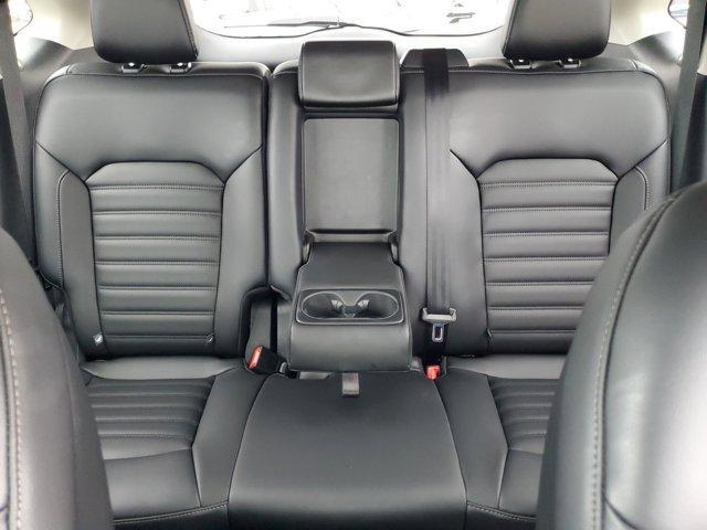 Photo of 2021 Star White Ford Edge