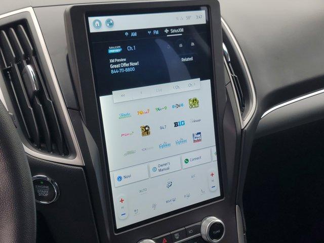 Photo of 2021 Star White Ford Edge