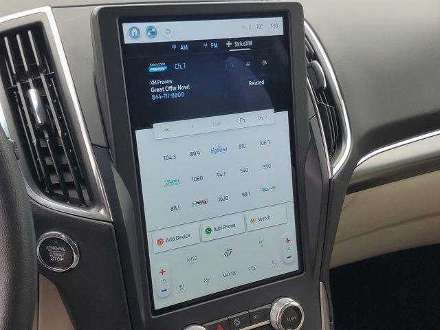 Photo of 2022 Forged Green Metallic Ford Edge