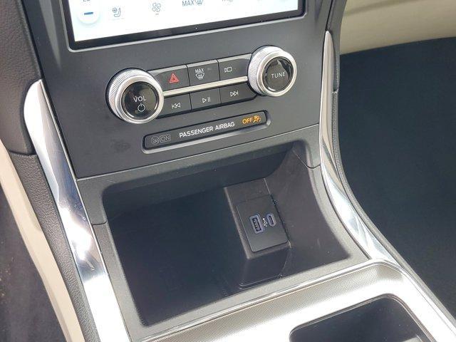 Photo of 2022 Forged Green Metallic Ford Edge