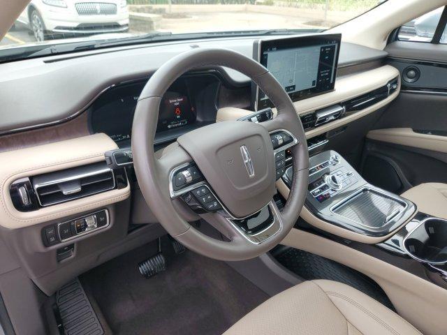 Photo of 2023 Silver Radiance Metallic Lincoln Nautilus